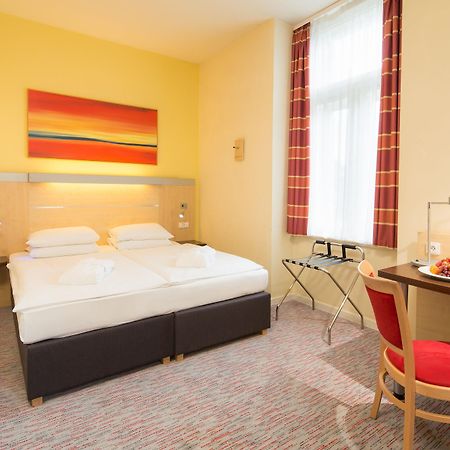 Exe City Park Hotel Прага Екстериор снимка