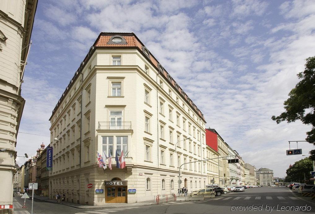 Exe City Park Hotel Прага Екстериор снимка