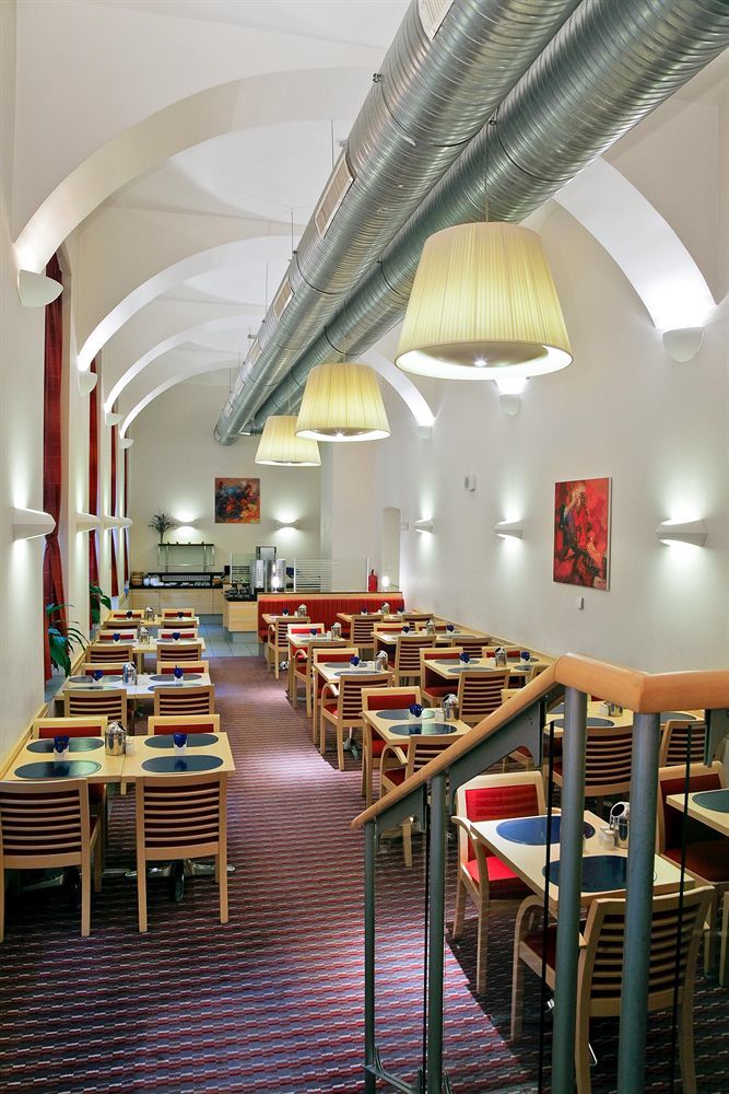 Exe City Park Hotel Прага Ресторант снимка