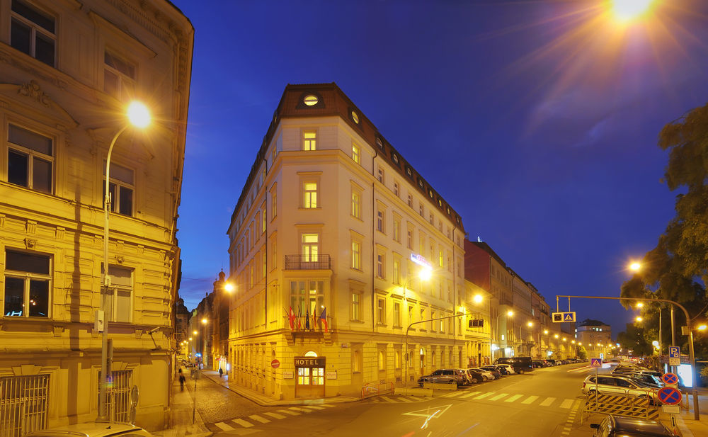 Exe City Park Hotel Прага Екстериор снимка