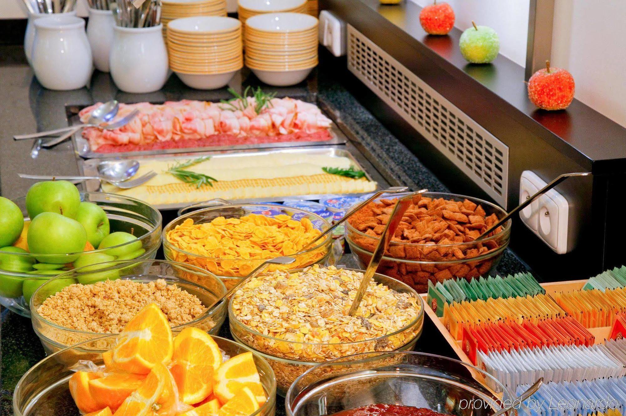 Exe City Park Hotel Прага Екстериор снимка