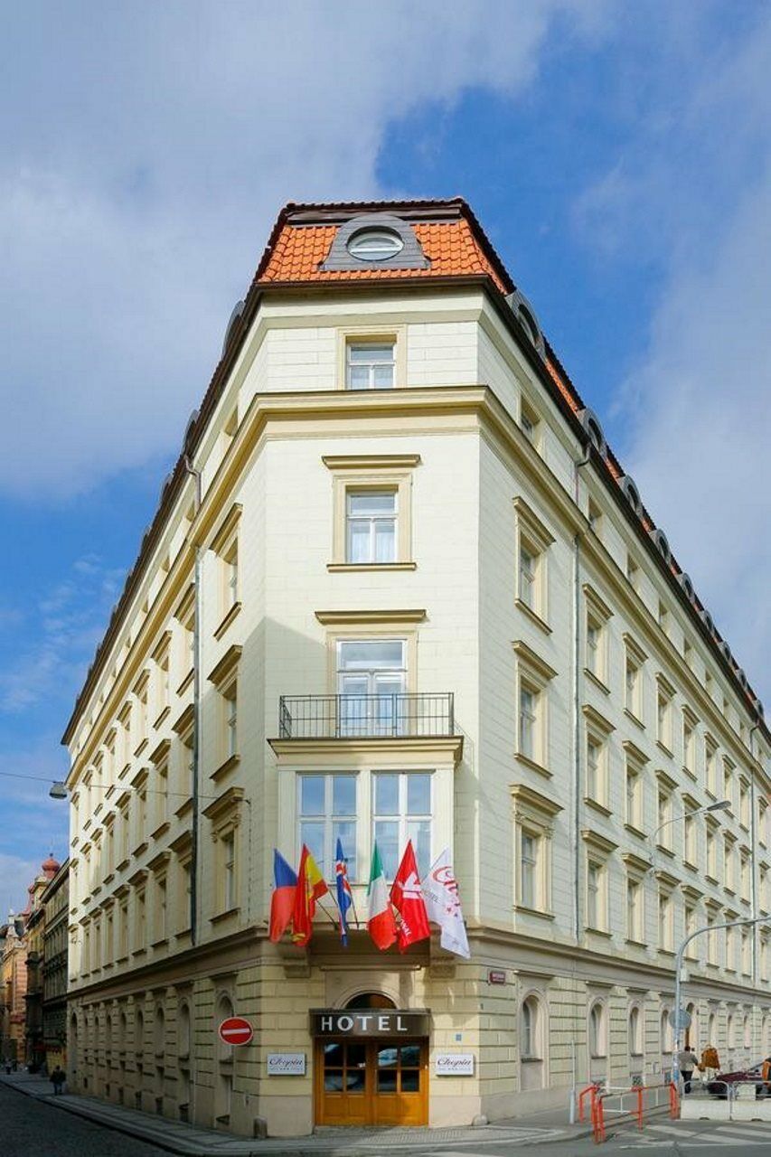 Exe City Park Hotel Прага Екстериор снимка