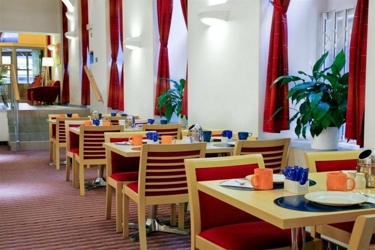 Exe City Park Hotel Прага Екстериор снимка